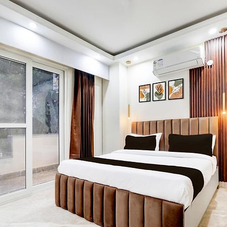 Super Hotel O Sector 43 Gurgaon Exteriör bild