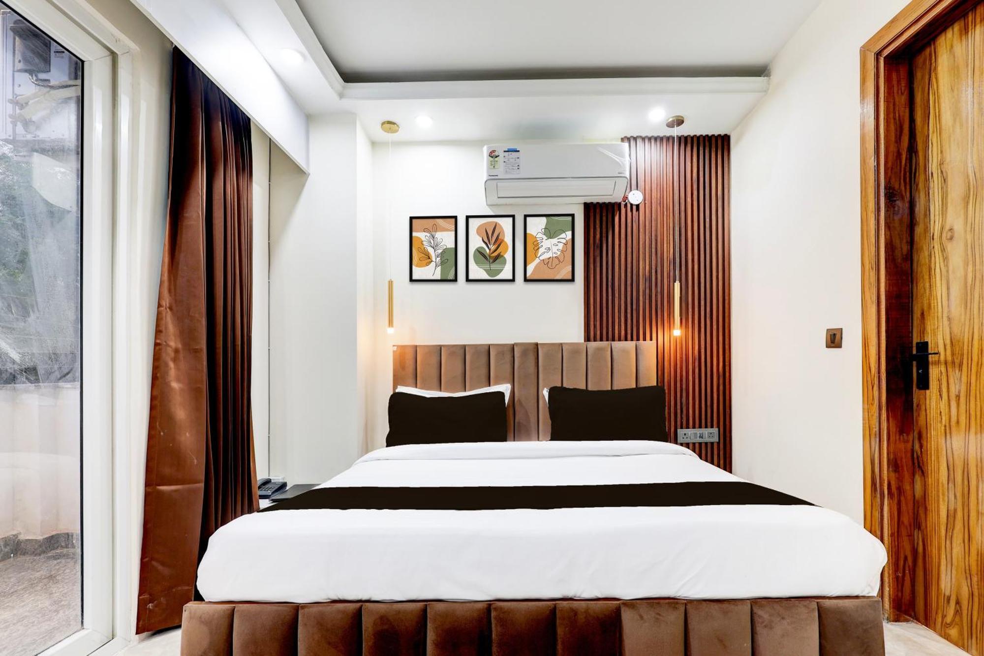 Super Hotel O Sector 43 Gurgaon Exteriör bild