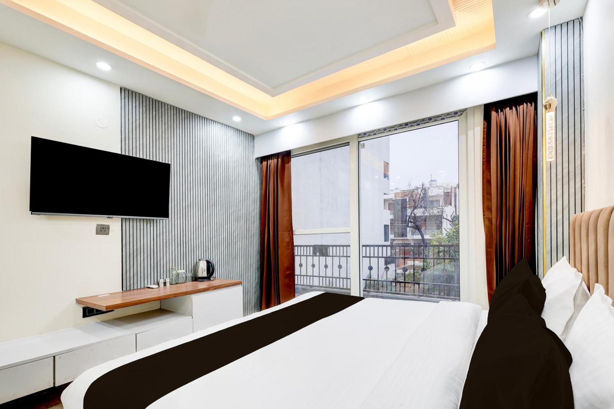 Super Hotel O Sector 43 Gurgaon Exteriör bild